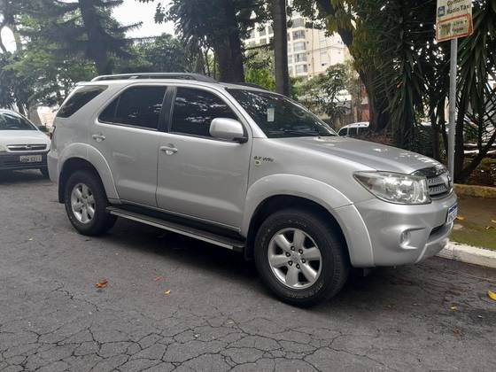 TOYOTA HILUX SW4 2.7 SR 4X2 16V GASOLINA 4P AUTOMÁTICO